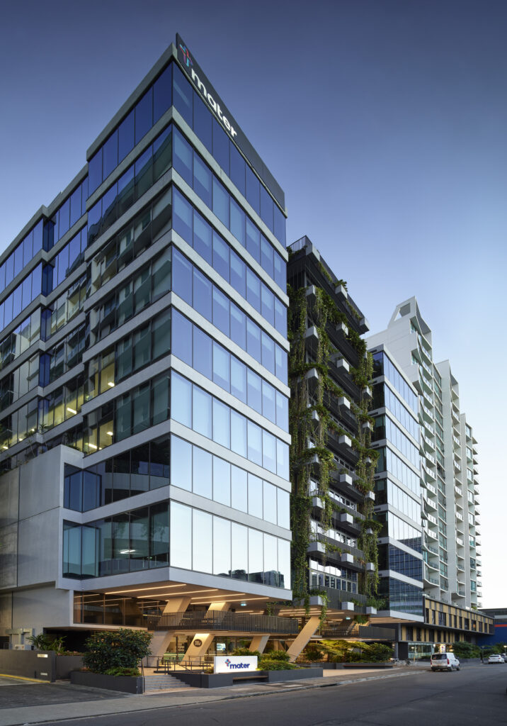Stratton Commercial, Newstead